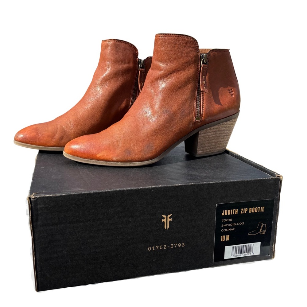 NIB Frye Judith Ankle Booties in Cognac